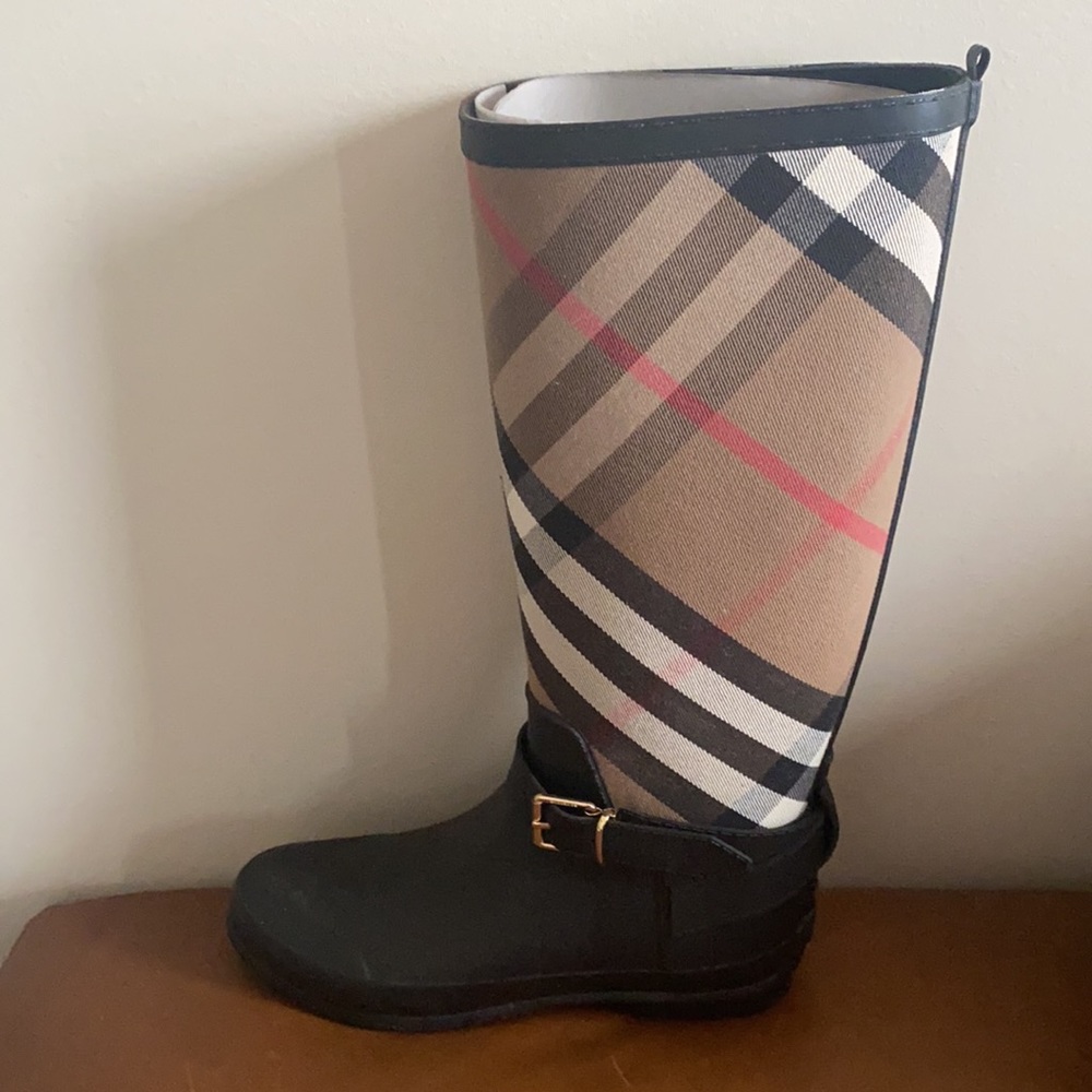 Burberry Vintage Check Rainboots - Picture 6 of 12